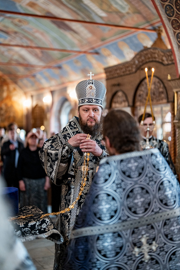 Литургия Преждеосвященных Даров в Михаило-Архангельском храме города Пущино г.о. Серпухов